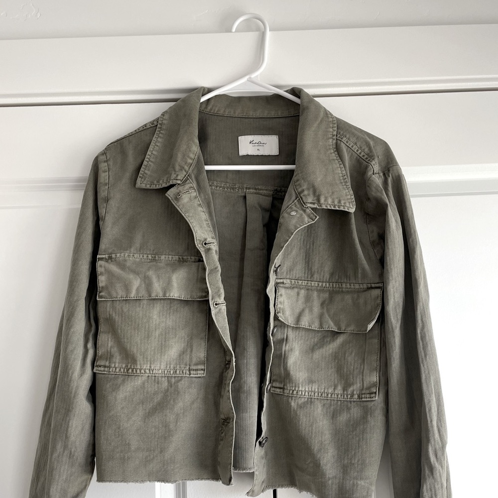 Cropped army green jacket